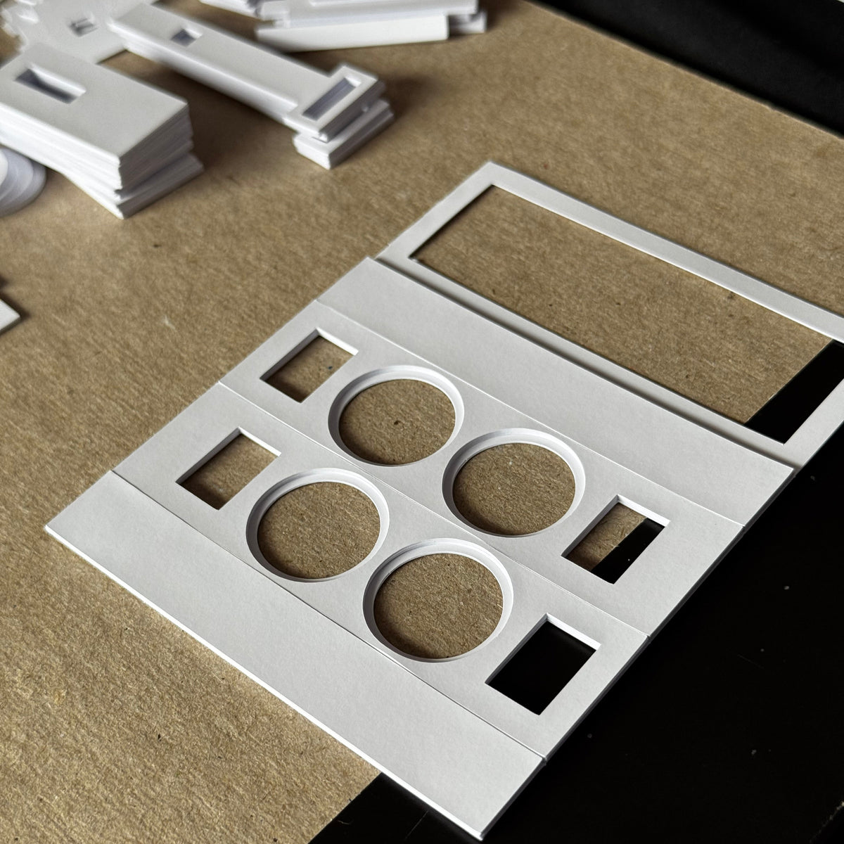 Maqueta de papel de motor V4 de aire – Plantilla PDF de 23 páginas